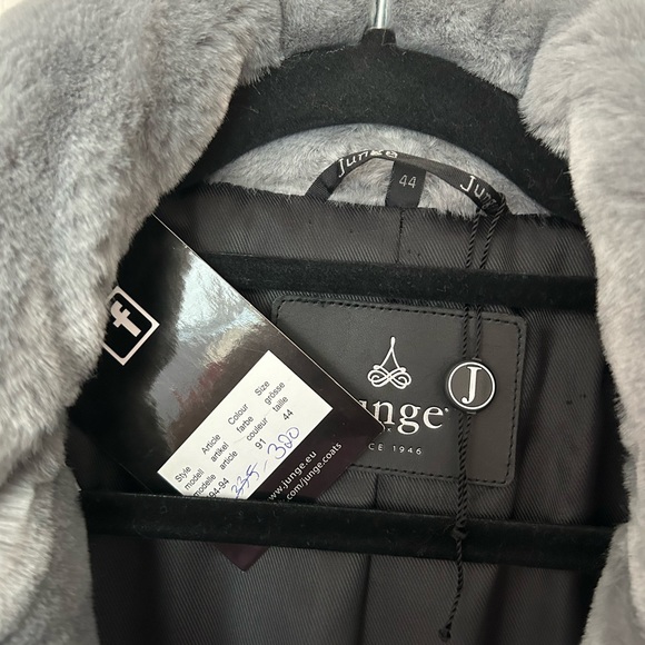 Junge Coat - Picture 8 of 11